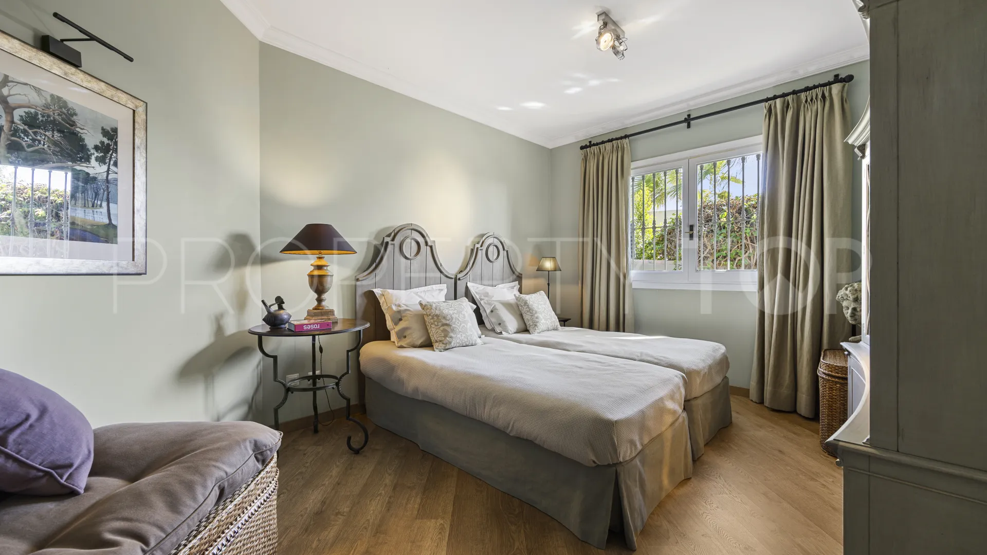 For sale Marbella 2 bedrooms villa