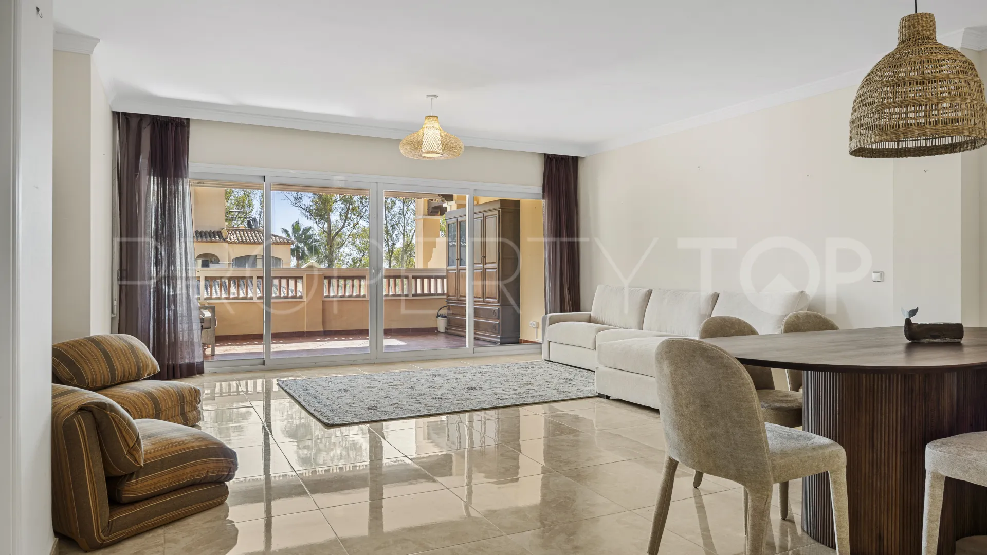 Apartment for sale in Estepona East