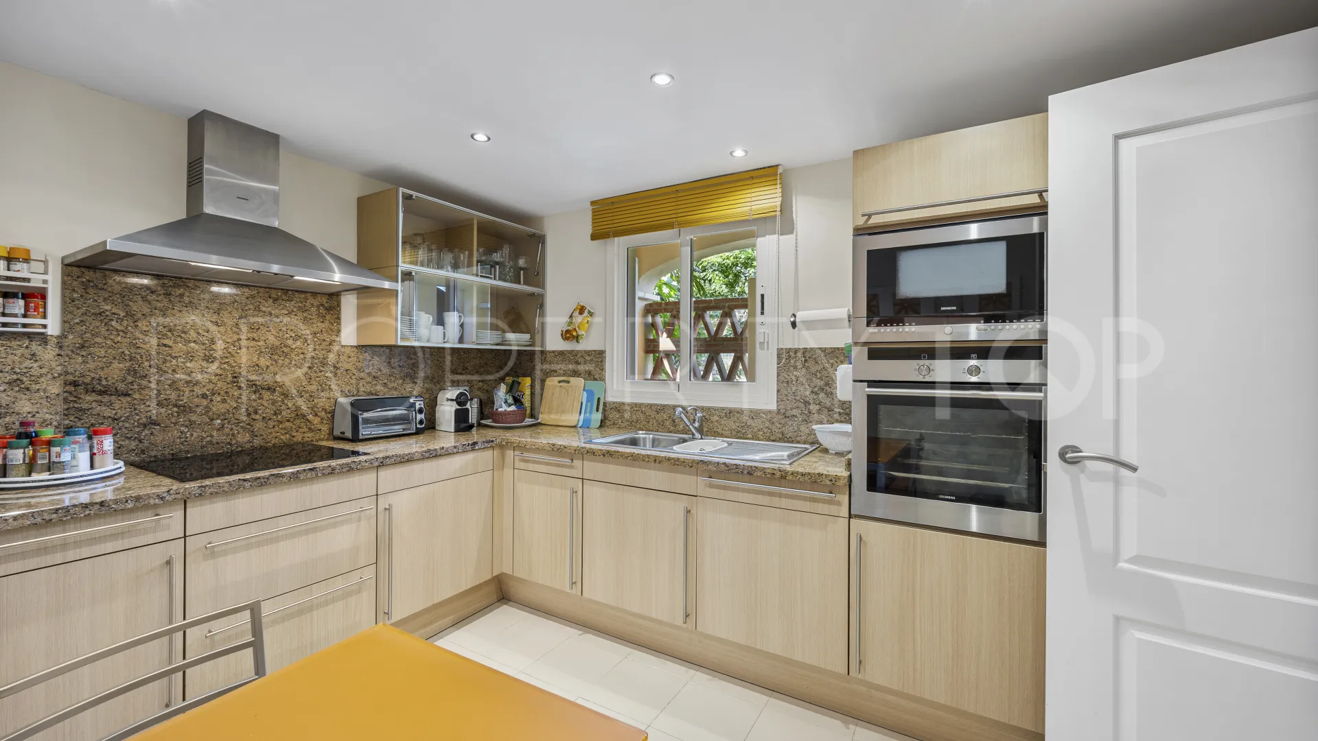 Apartment for sale in Estepona East