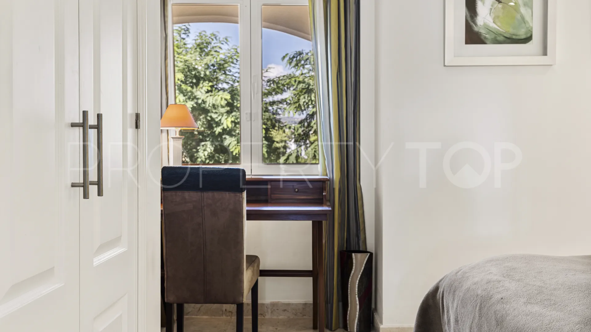 Apartment for sale in Estepona East