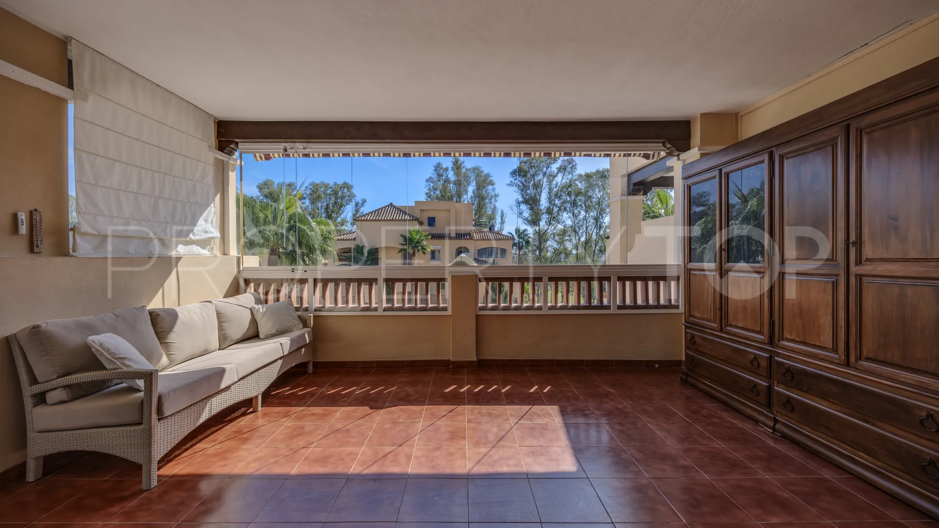 Apartment for sale in Estepona East