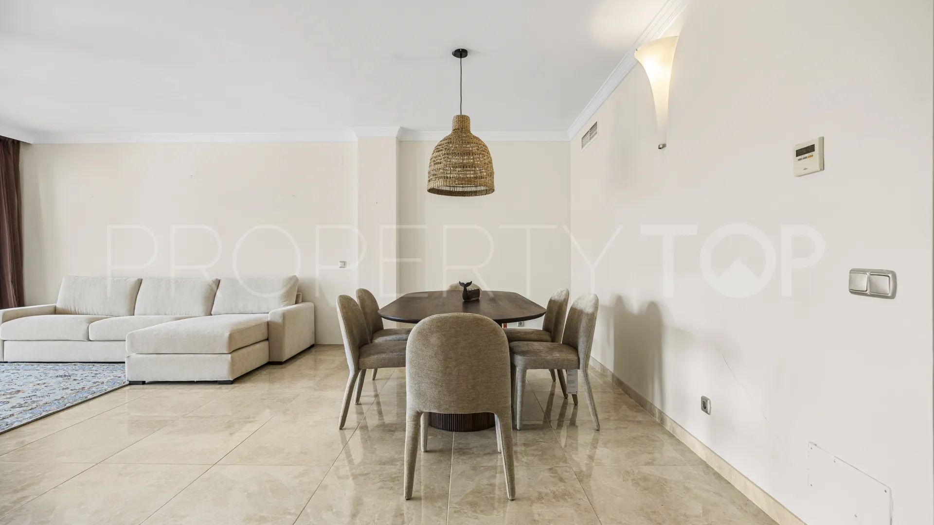 Apartment for sale in Estepona East