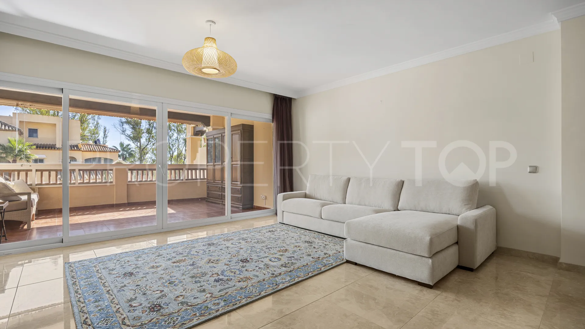 Apartment for sale in Estepona East