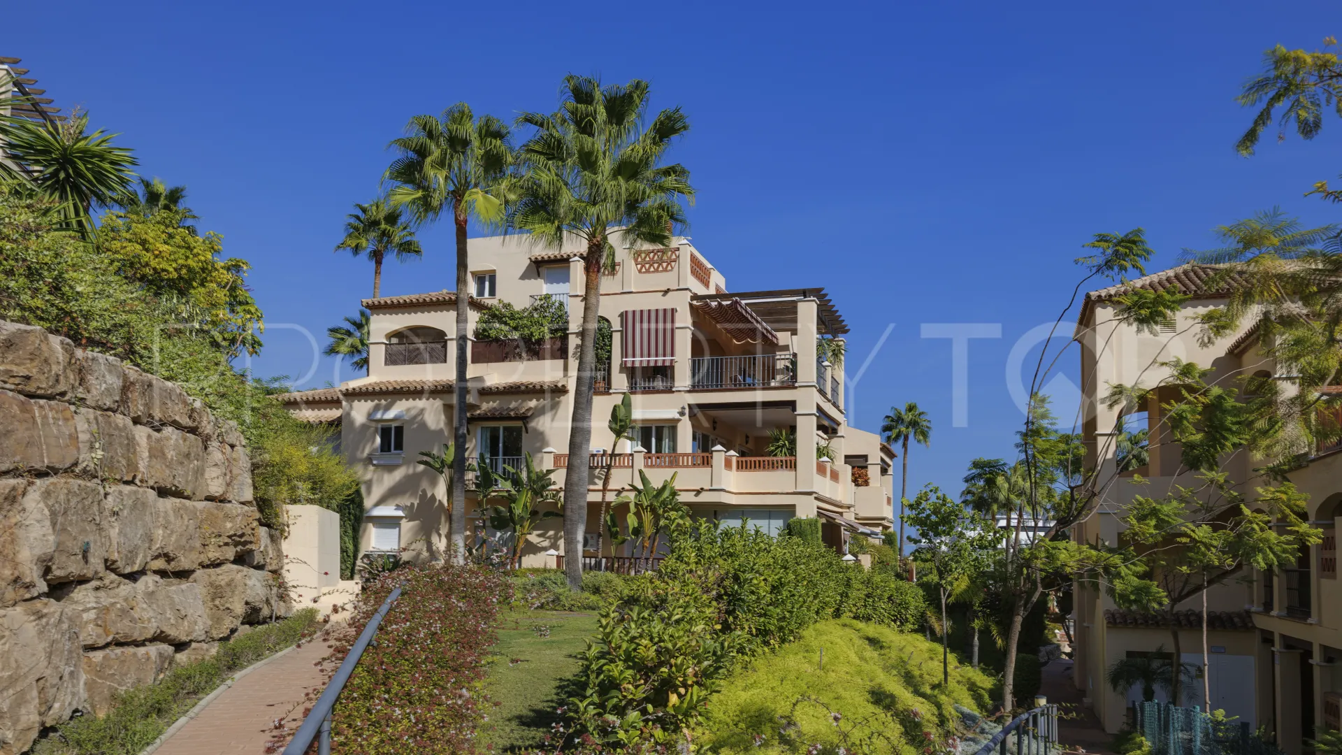 Apartment for sale in Estepona East