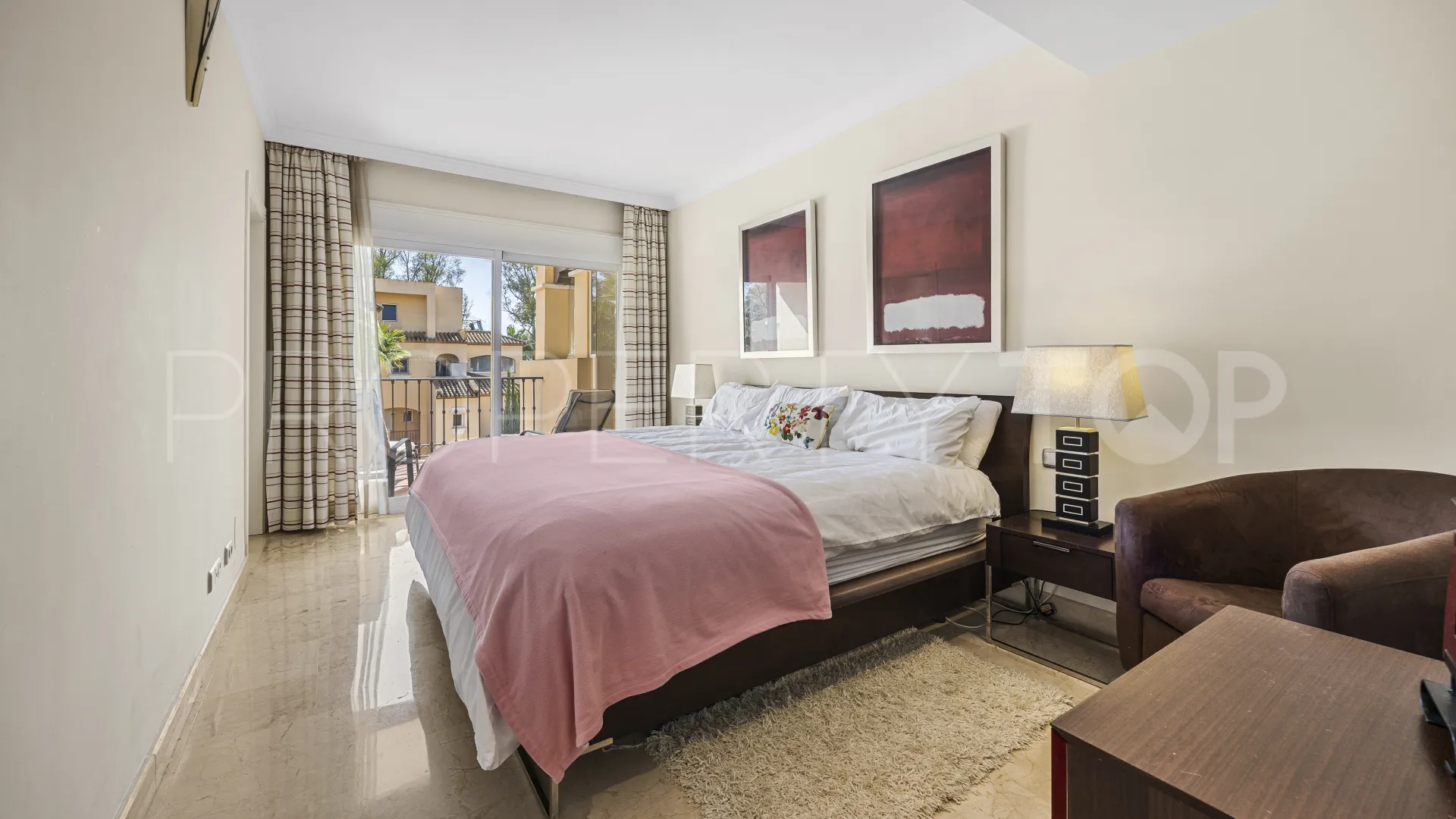 Apartment for sale in Estepona East