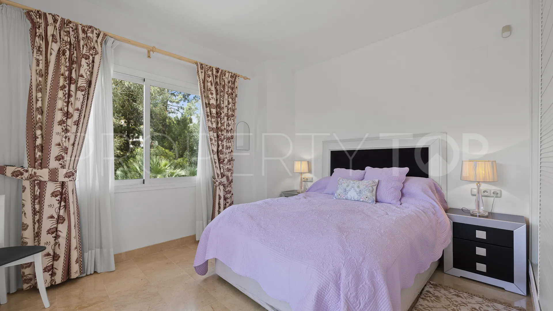Apartamento de 4 dormitorios en venta en Marbella Golden Mile