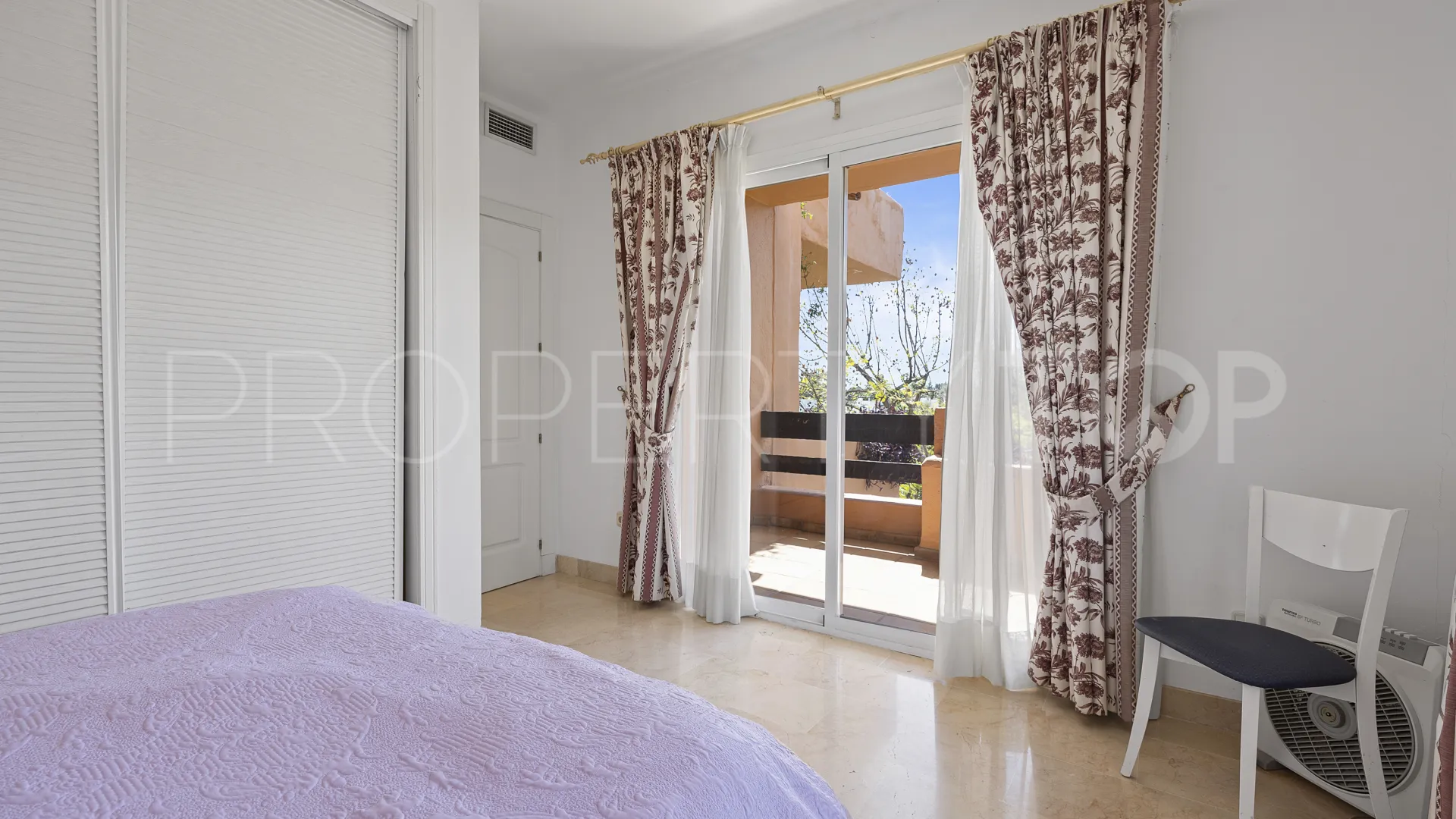 Apartamento de 4 dormitorios en venta en Marbella Golden Mile