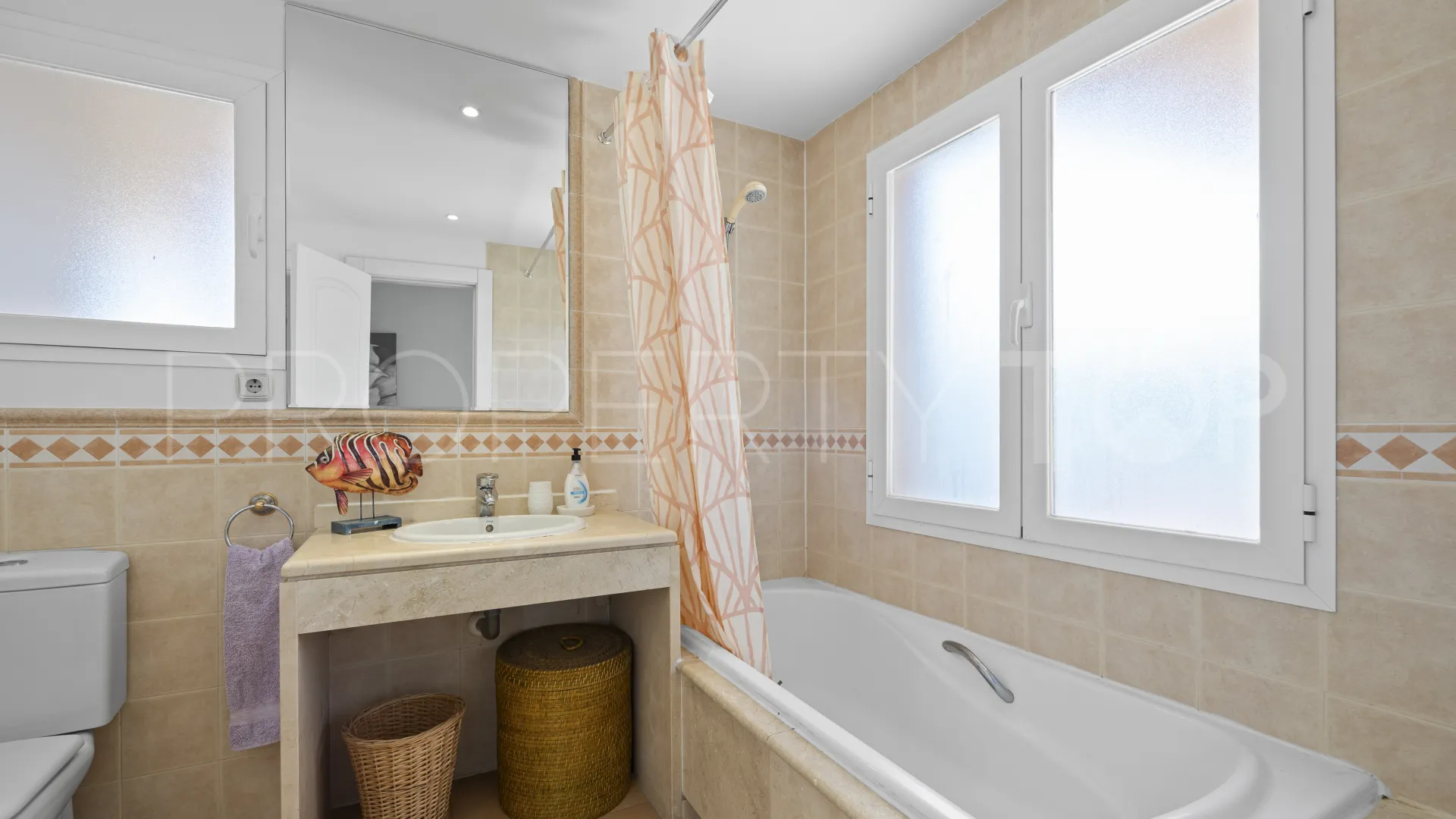 Apartamento de 4 dormitorios en venta en Marbella Golden Mile