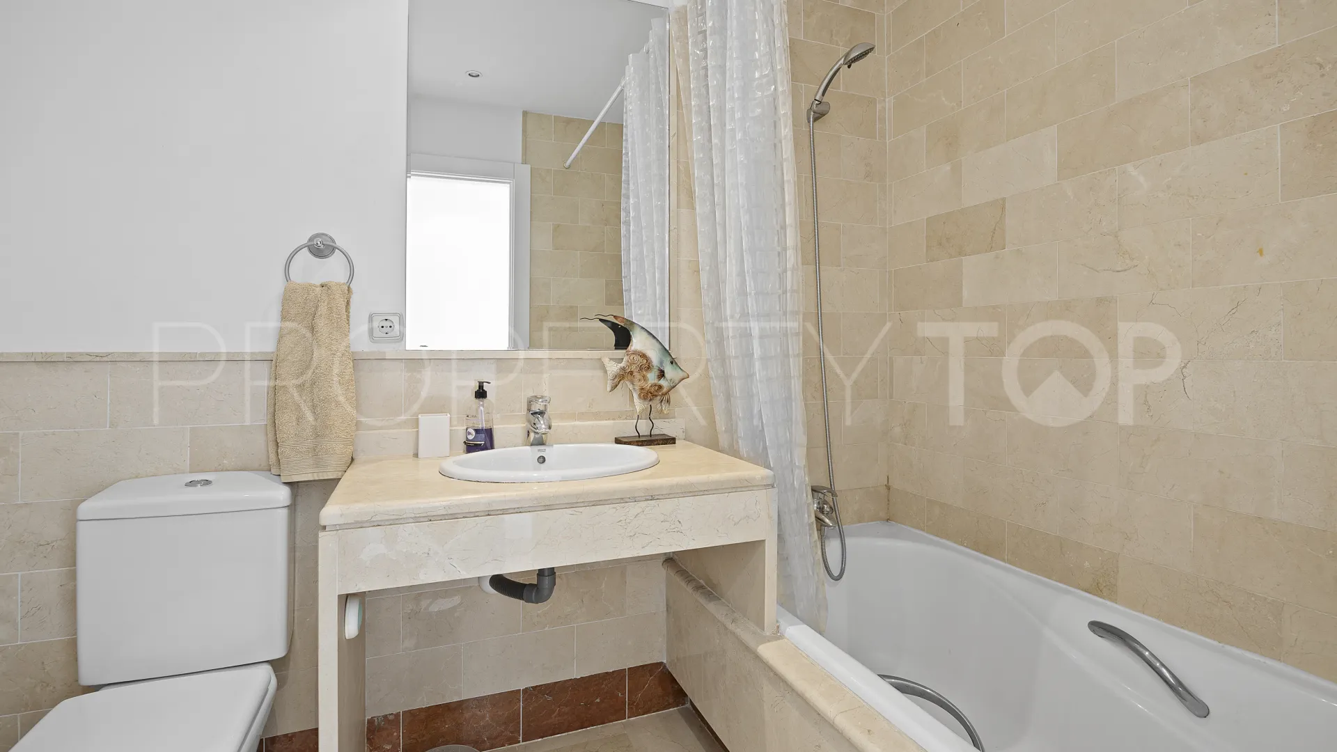 Apartamento de 4 dormitorios en venta en Marbella Golden Mile
