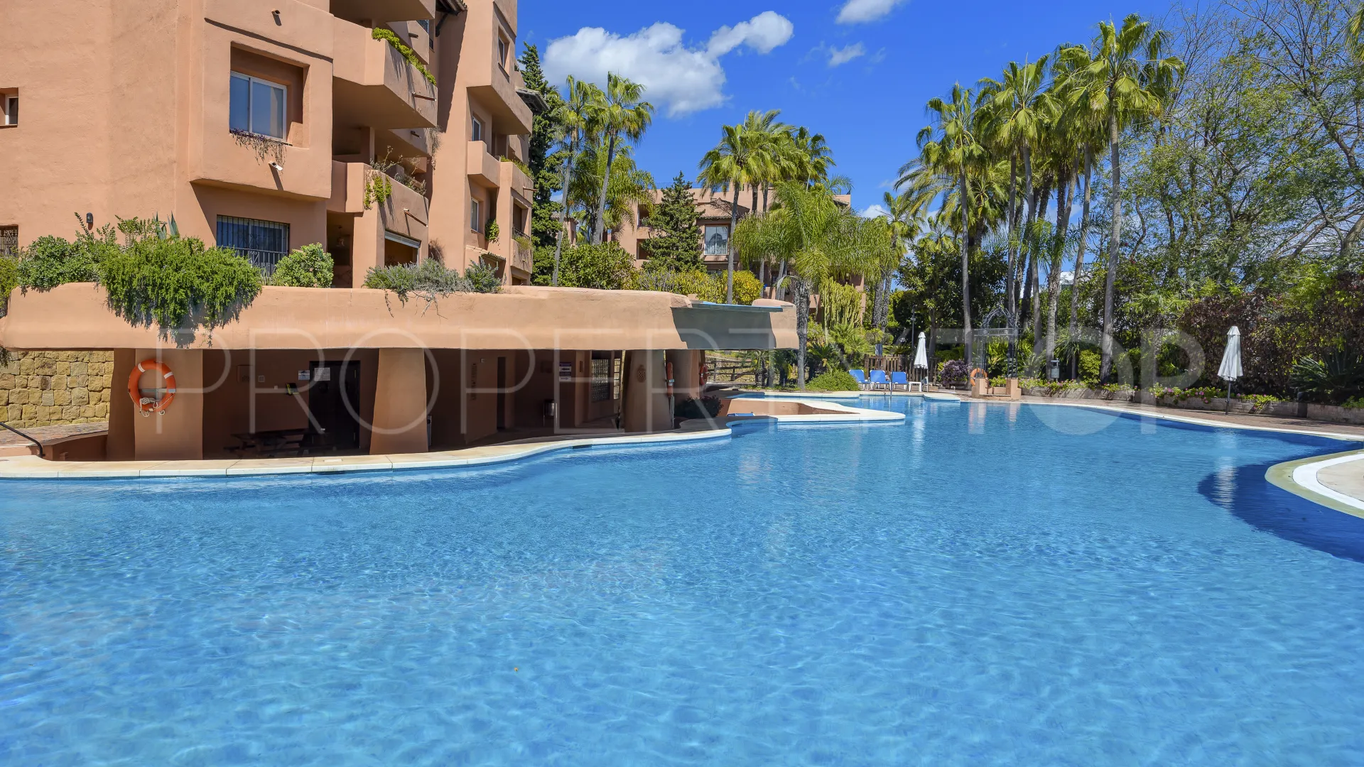 Apartamento de 4 dormitorios en venta en Marbella Golden Mile
