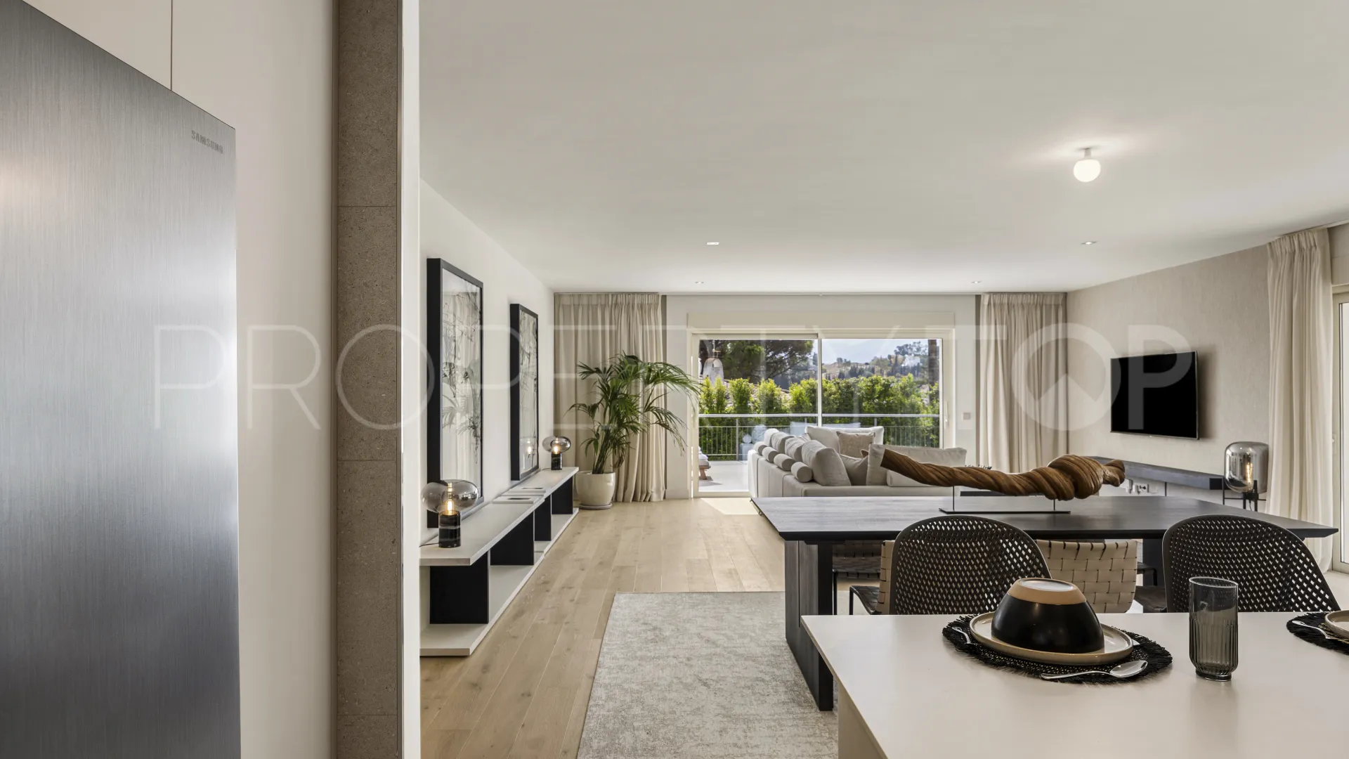 Comprar villa con 4 dormitorios en Guadalmina Alta