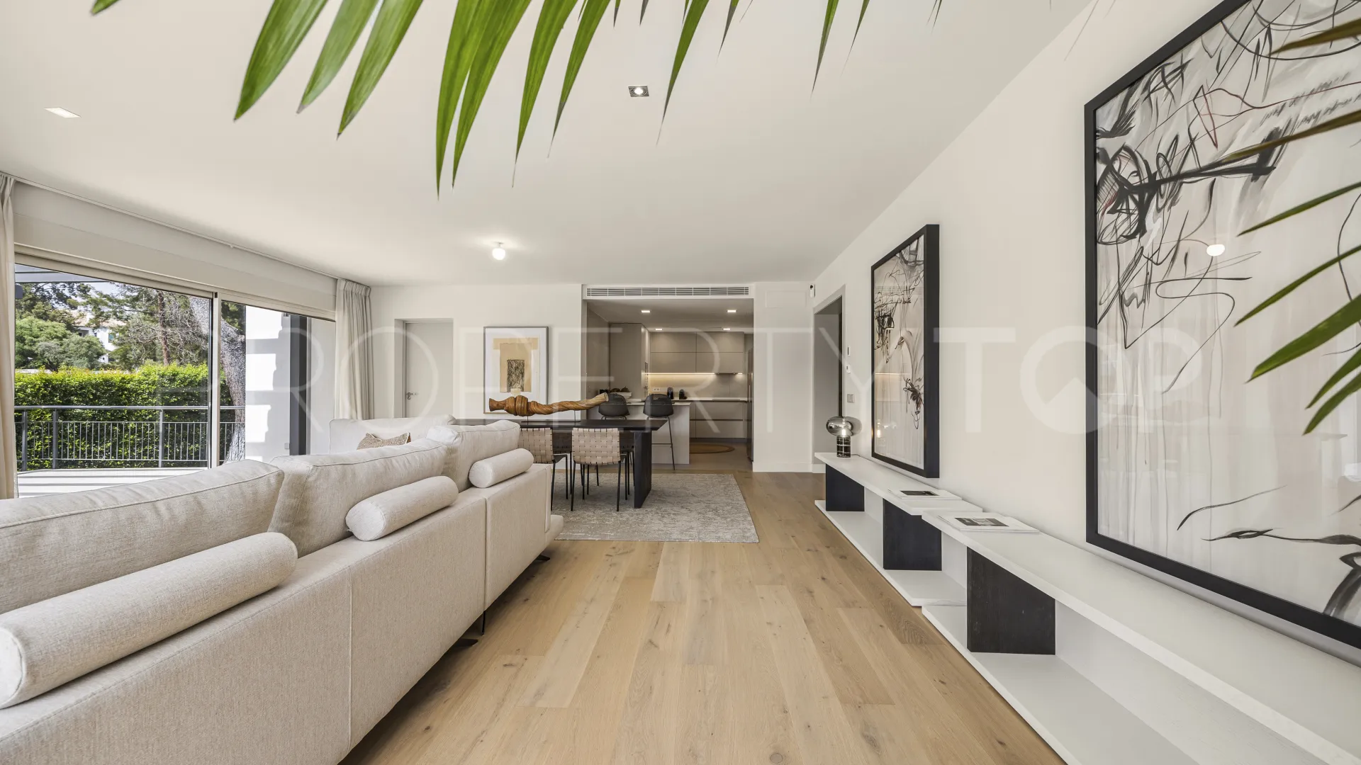 Comprar villa con 4 dormitorios en Guadalmina Alta