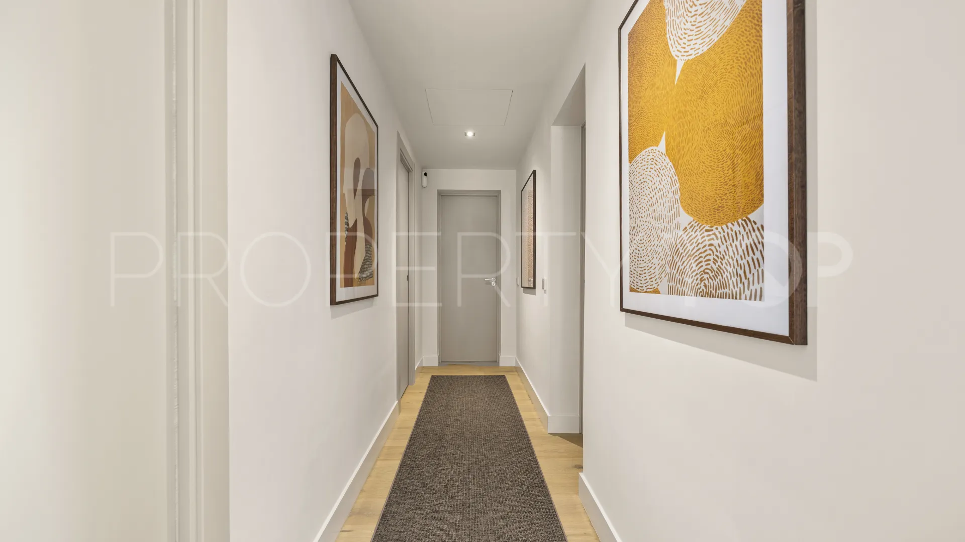 Comprar villa con 4 dormitorios en Guadalmina Alta