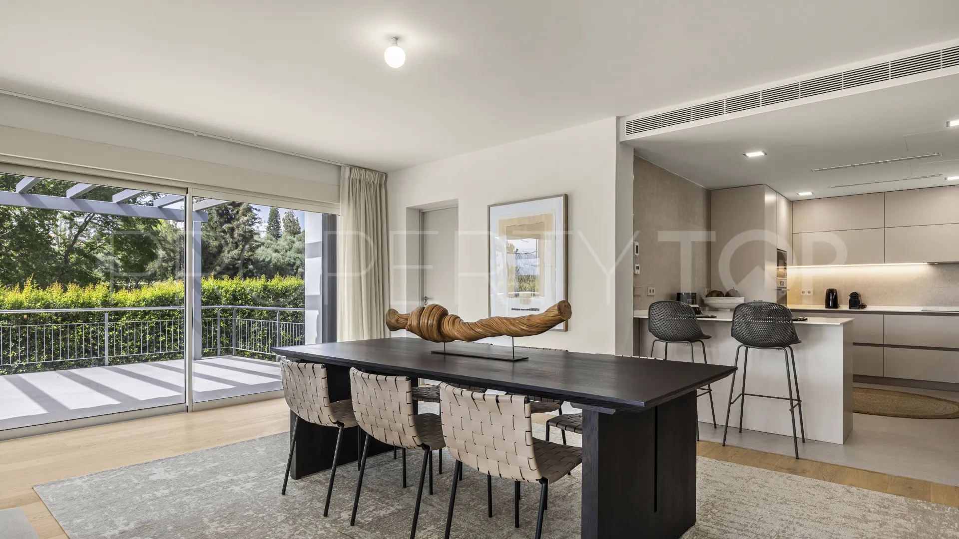 Comprar villa con 4 dormitorios en Guadalmina Alta
