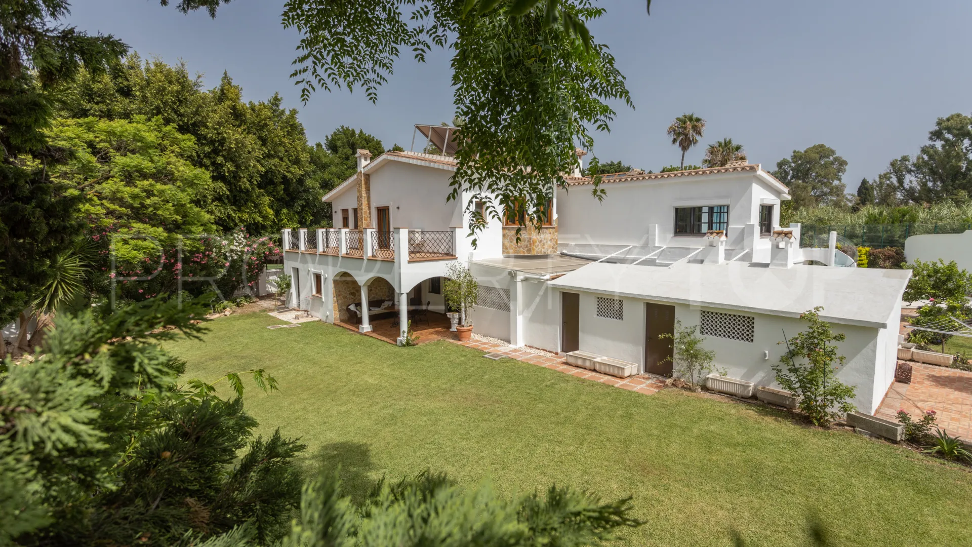 Guadalmina Baja, villa de 4 dormitorios en venta