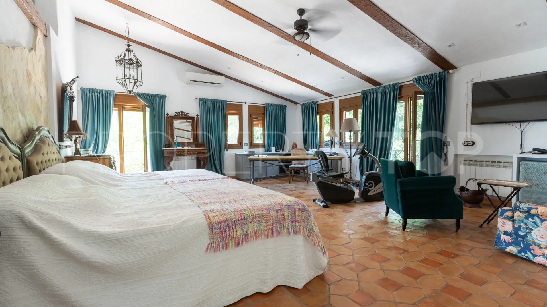 Guadalmina Baja, villa de 4 dormitorios en venta