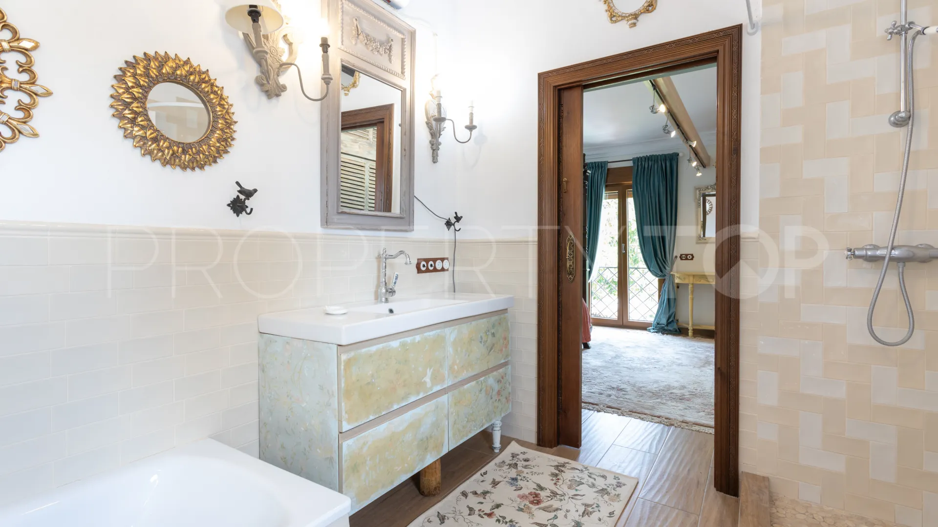 Guadalmina Baja, villa de 4 dormitorios en venta