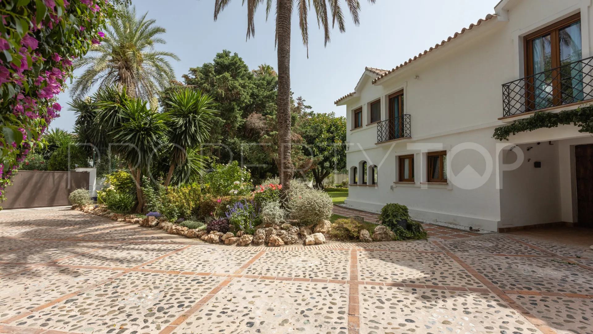 Guadalmina Baja, villa de 4 dormitorios en venta
