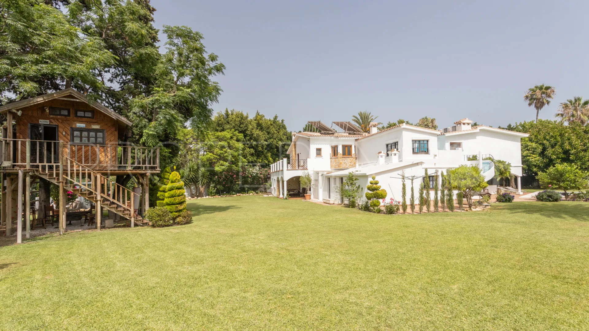 Guadalmina Baja, villa de 4 dormitorios en venta