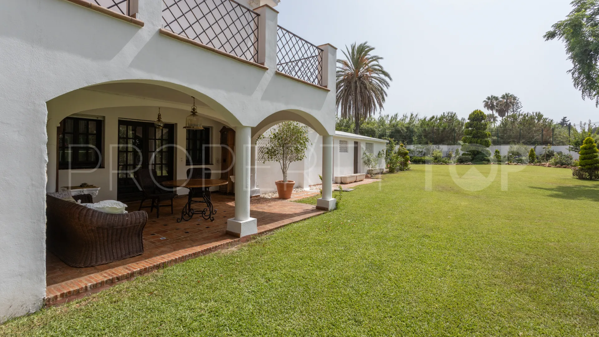 Guadalmina Baja, villa de 4 dormitorios en venta