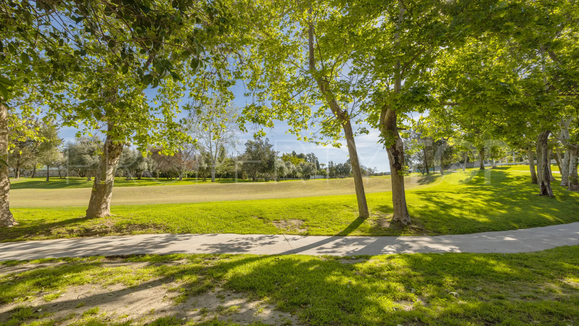 Villa for sale in Guadalmina Alta with 3 bedrooms