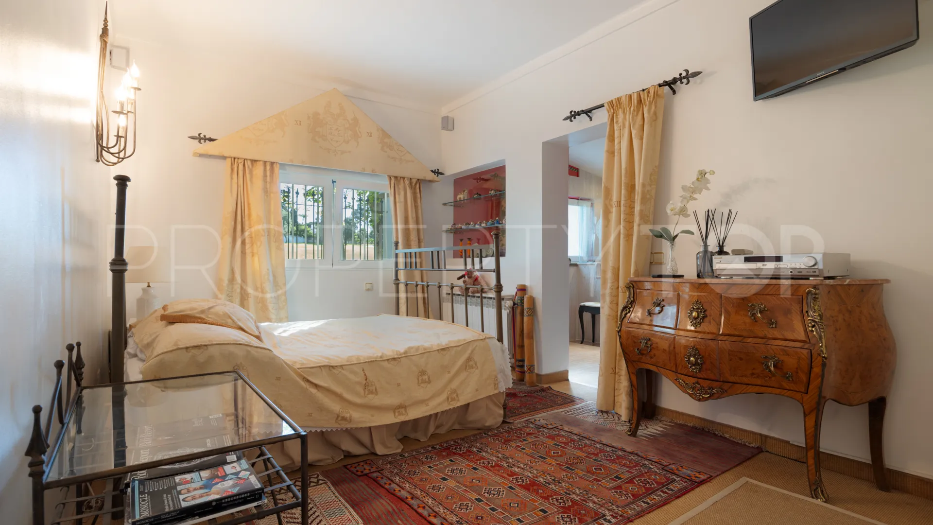 Villa for sale in Guadalmina Alta with 3 bedrooms