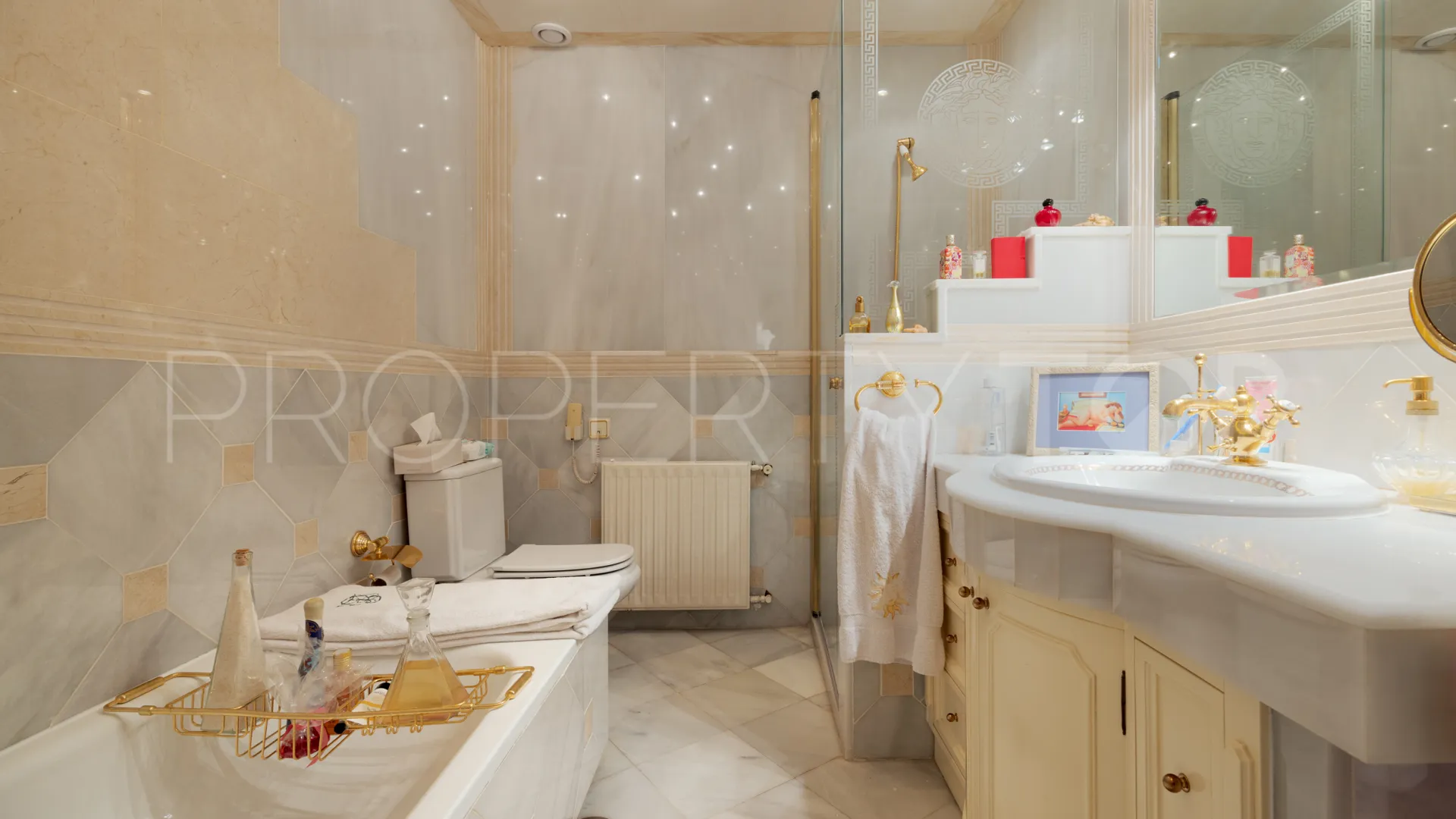 Villa for sale in Guadalmina Alta with 3 bedrooms