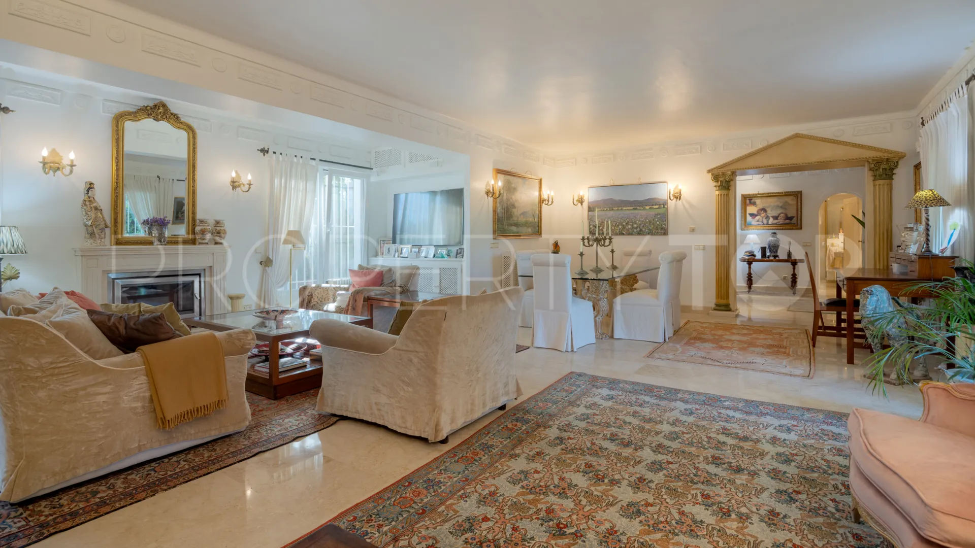 Villa for sale in Guadalmina Alta with 3 bedrooms
