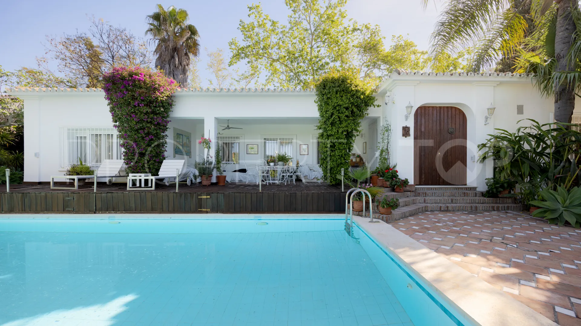 Villa for sale in Guadalmina Alta with 3 bedrooms