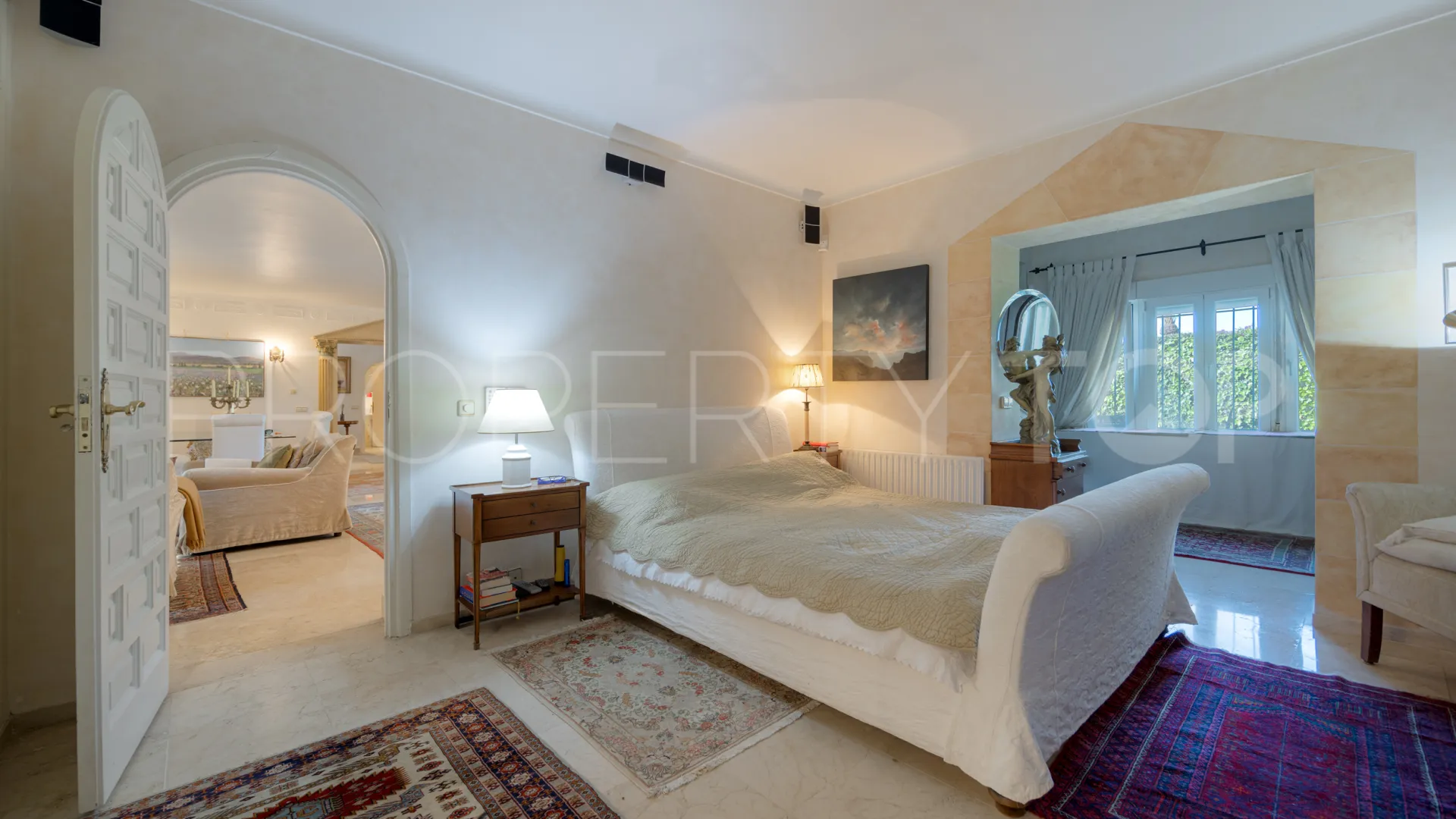 Villa for sale in Guadalmina Alta with 3 bedrooms