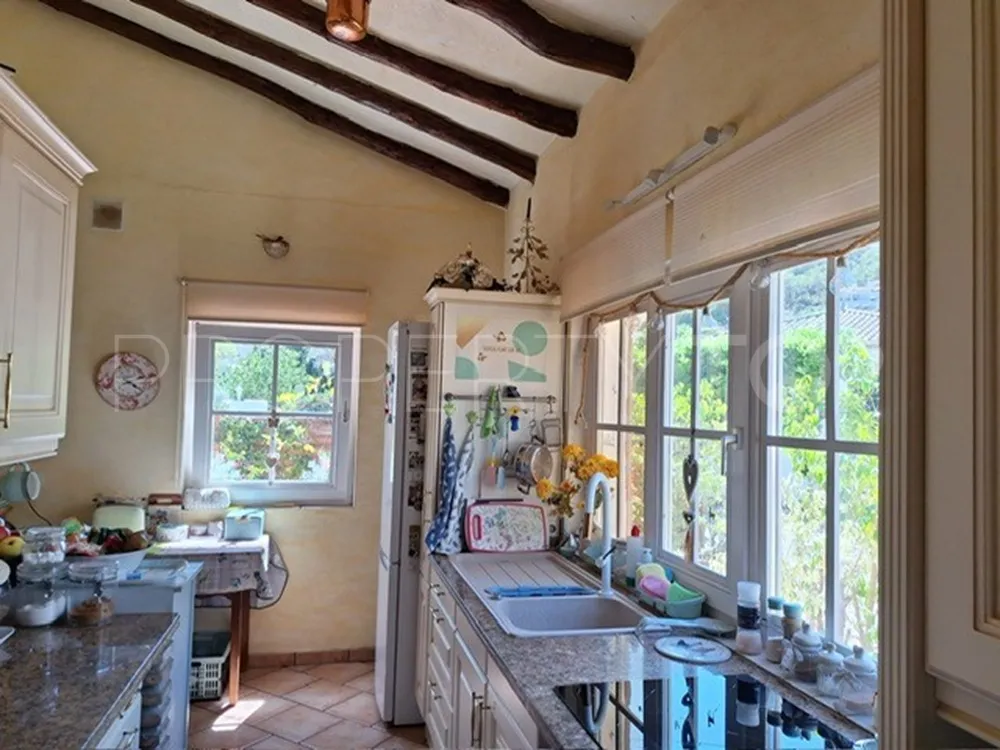House for sale in Benahavis