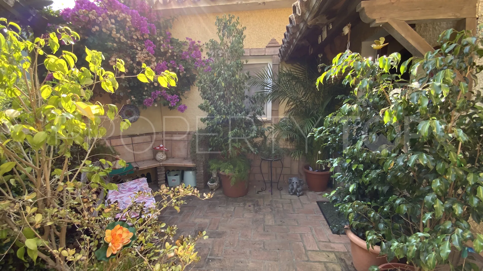 Benahavis, casa de 2 dormitorios en venta