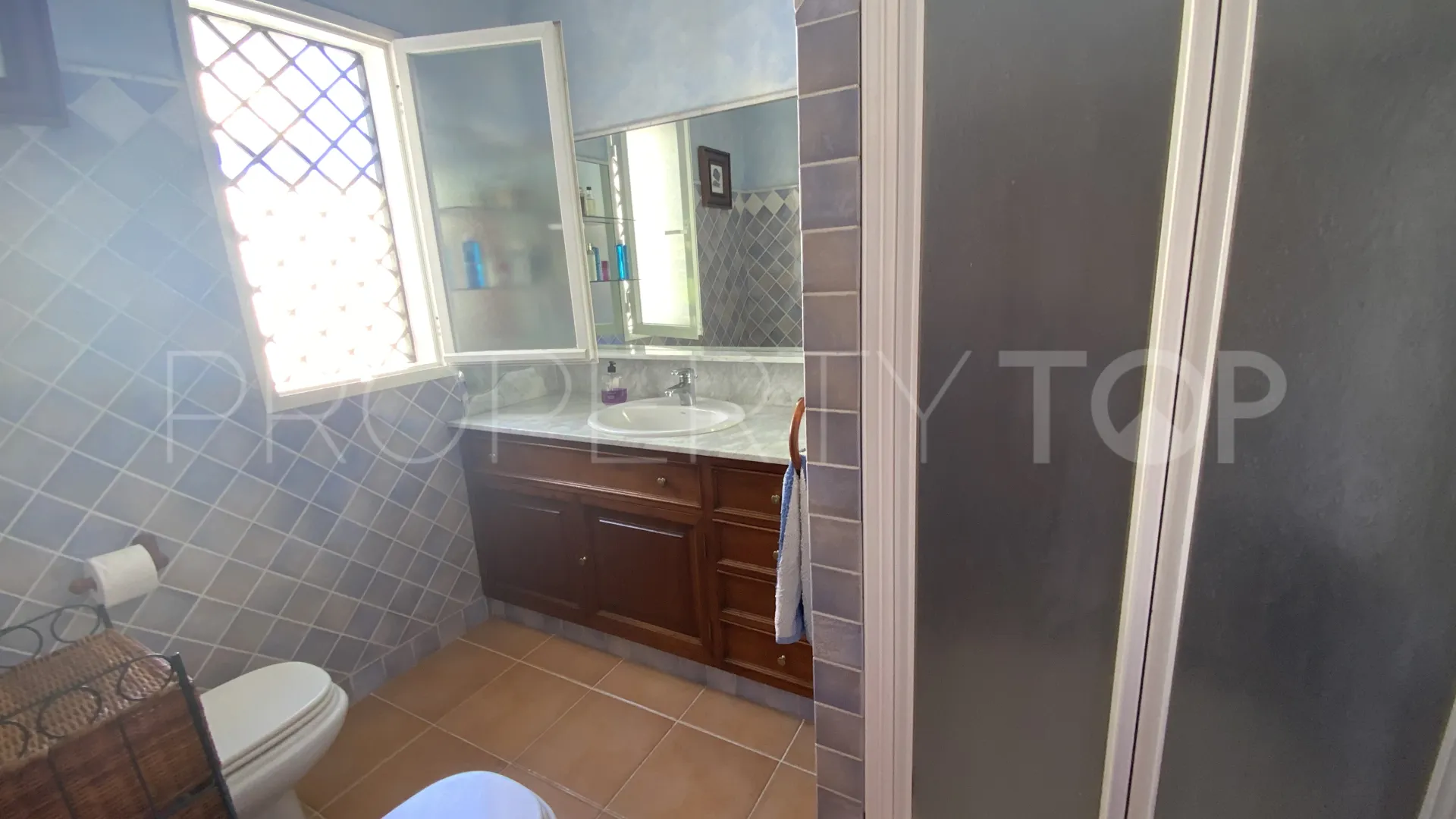 For sale town house with 4 bedrooms in La Merced