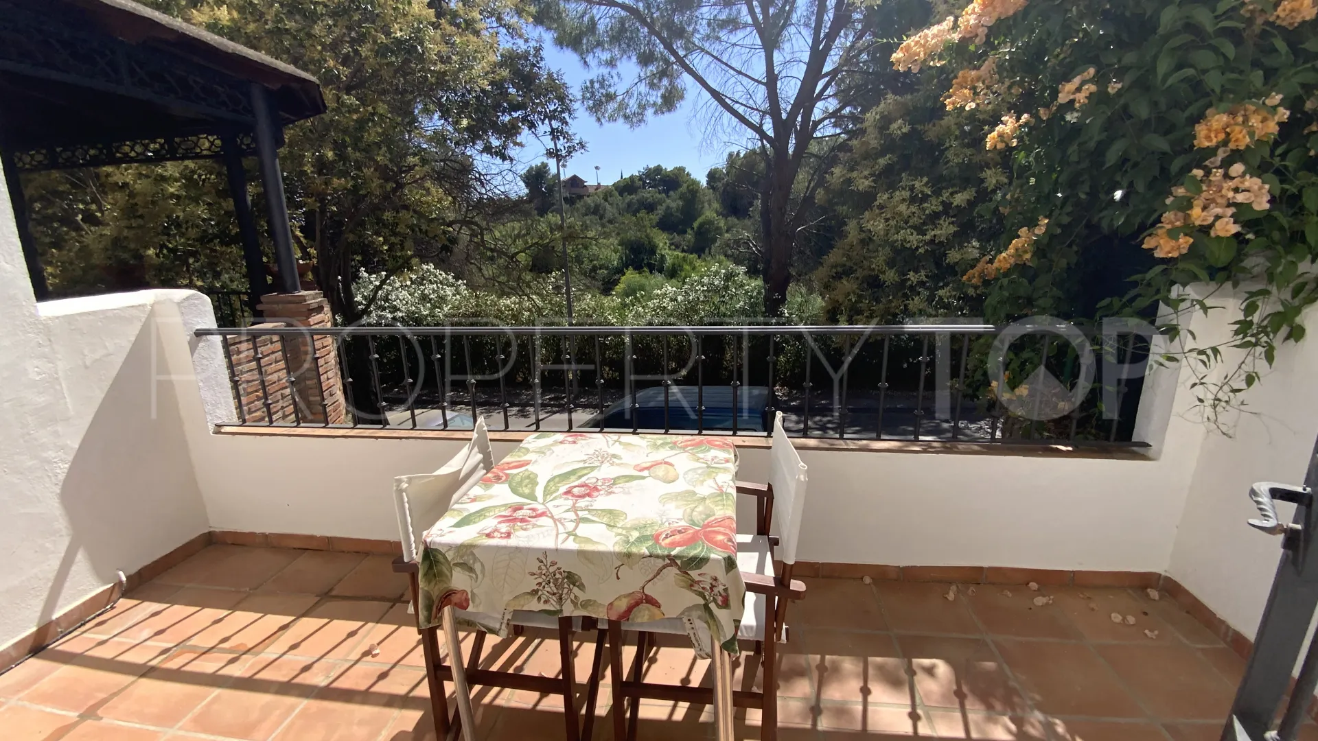 For sale town house with 4 bedrooms in La Merced