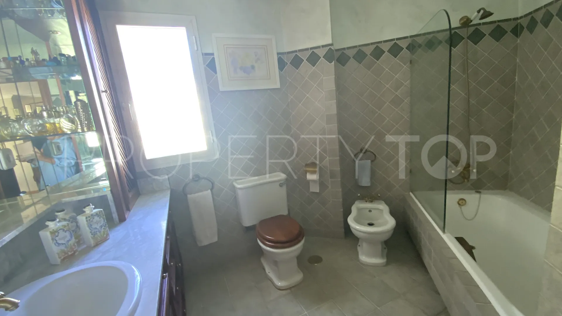 For sale town house with 4 bedrooms in La Merced