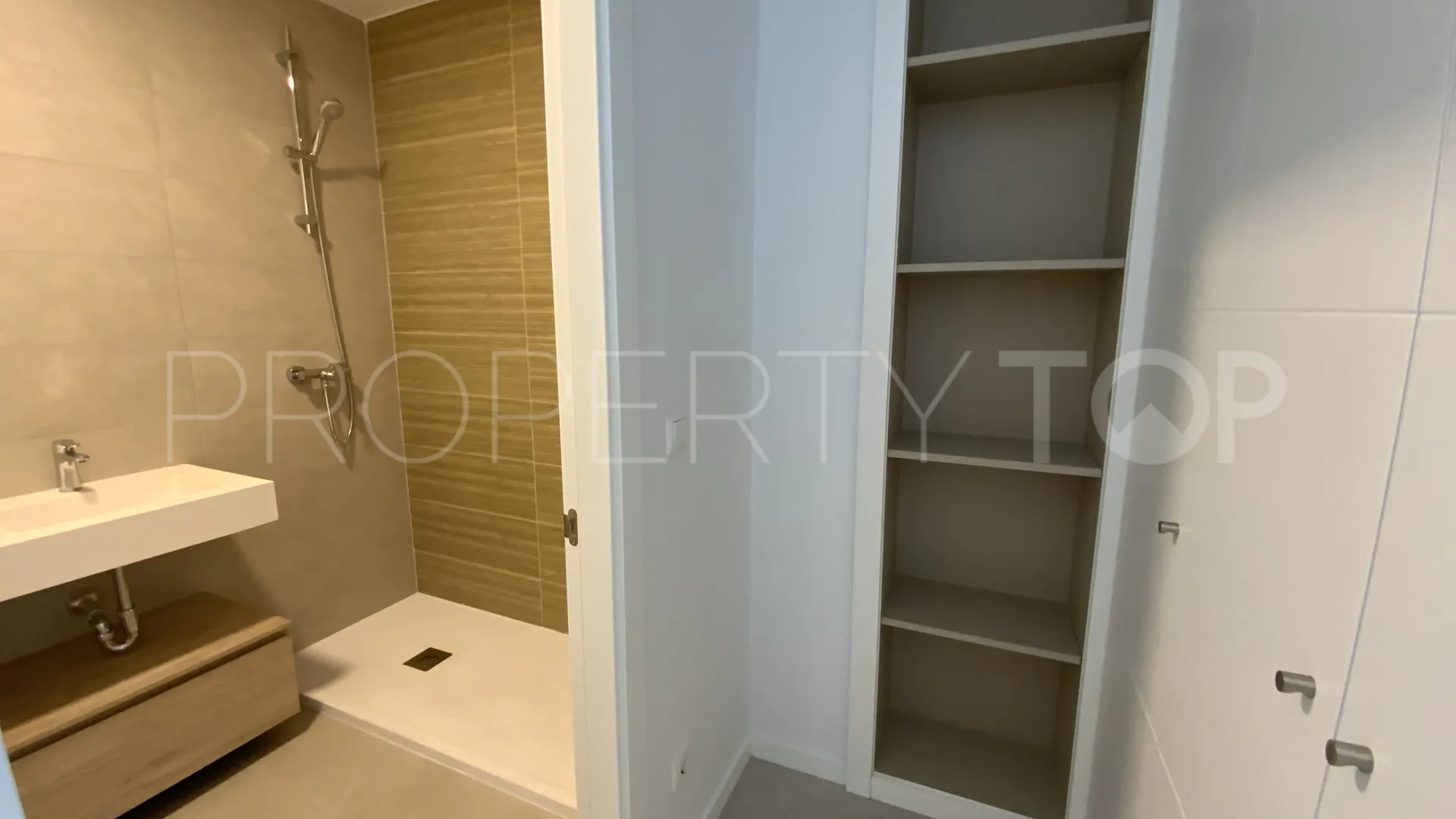 For sale Estepona 2 bedrooms apartment