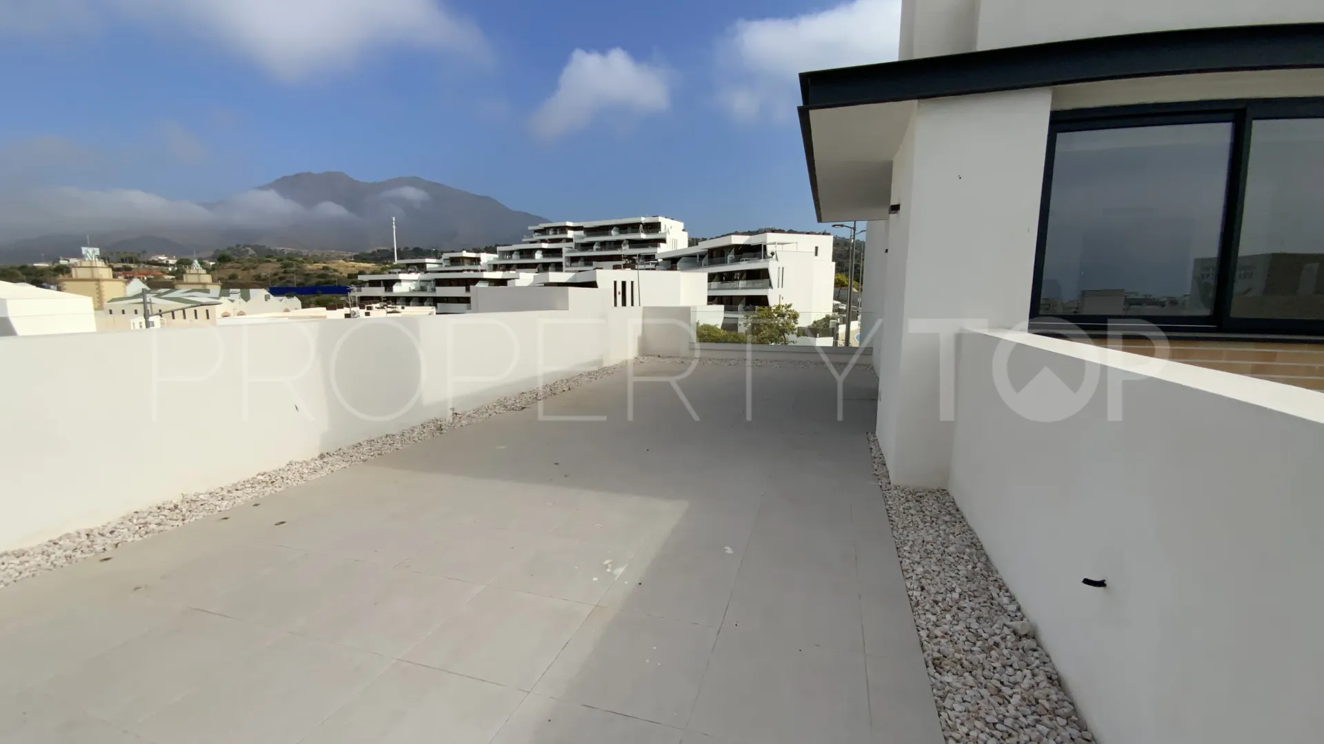 For sale Estepona 2 bedrooms apartment