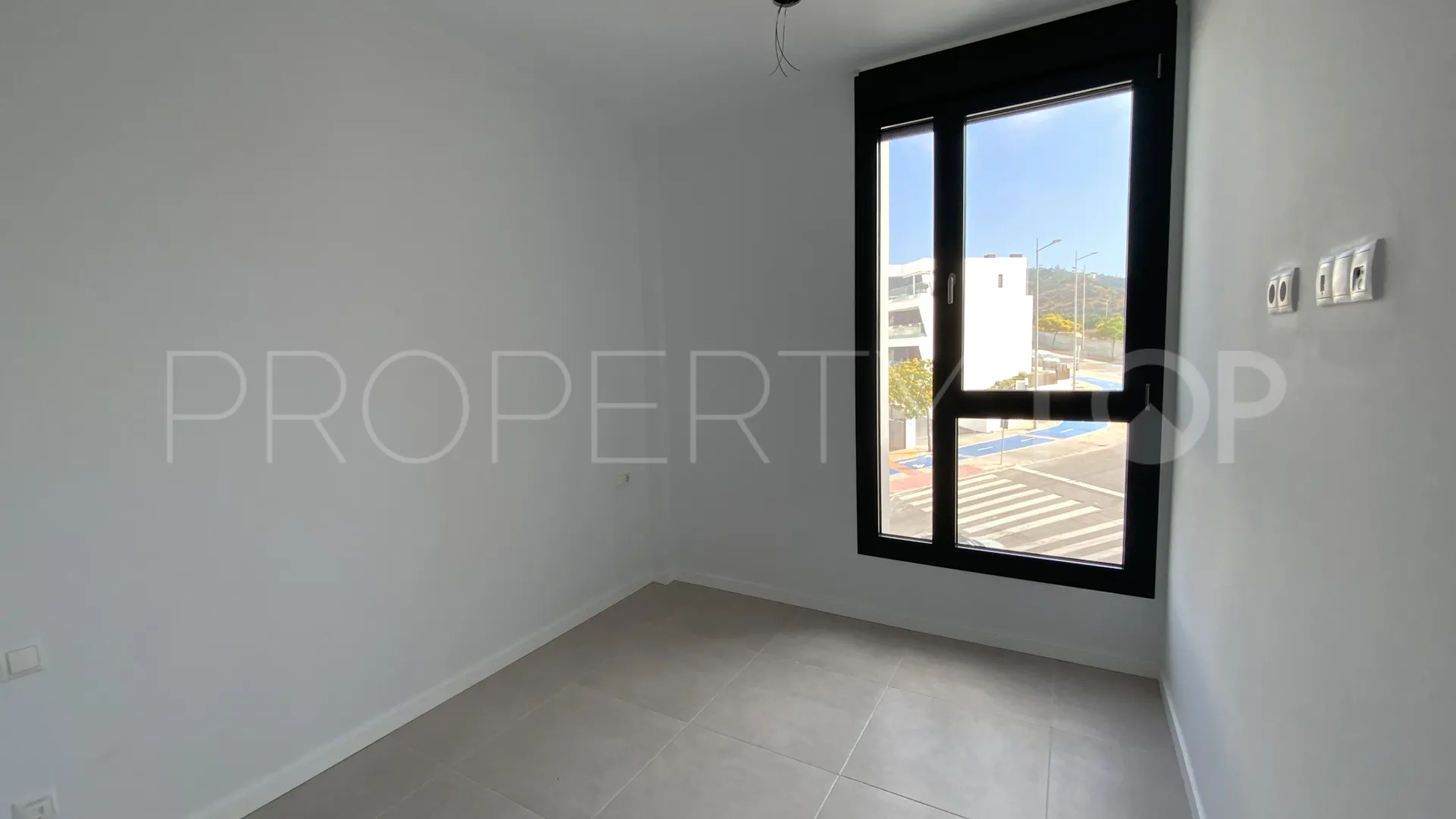 For sale Estepona 2 bedrooms apartment