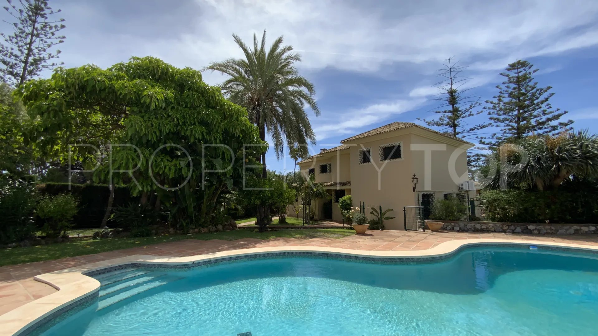 Comprar villa en El Mirador con 6 dormitorios
