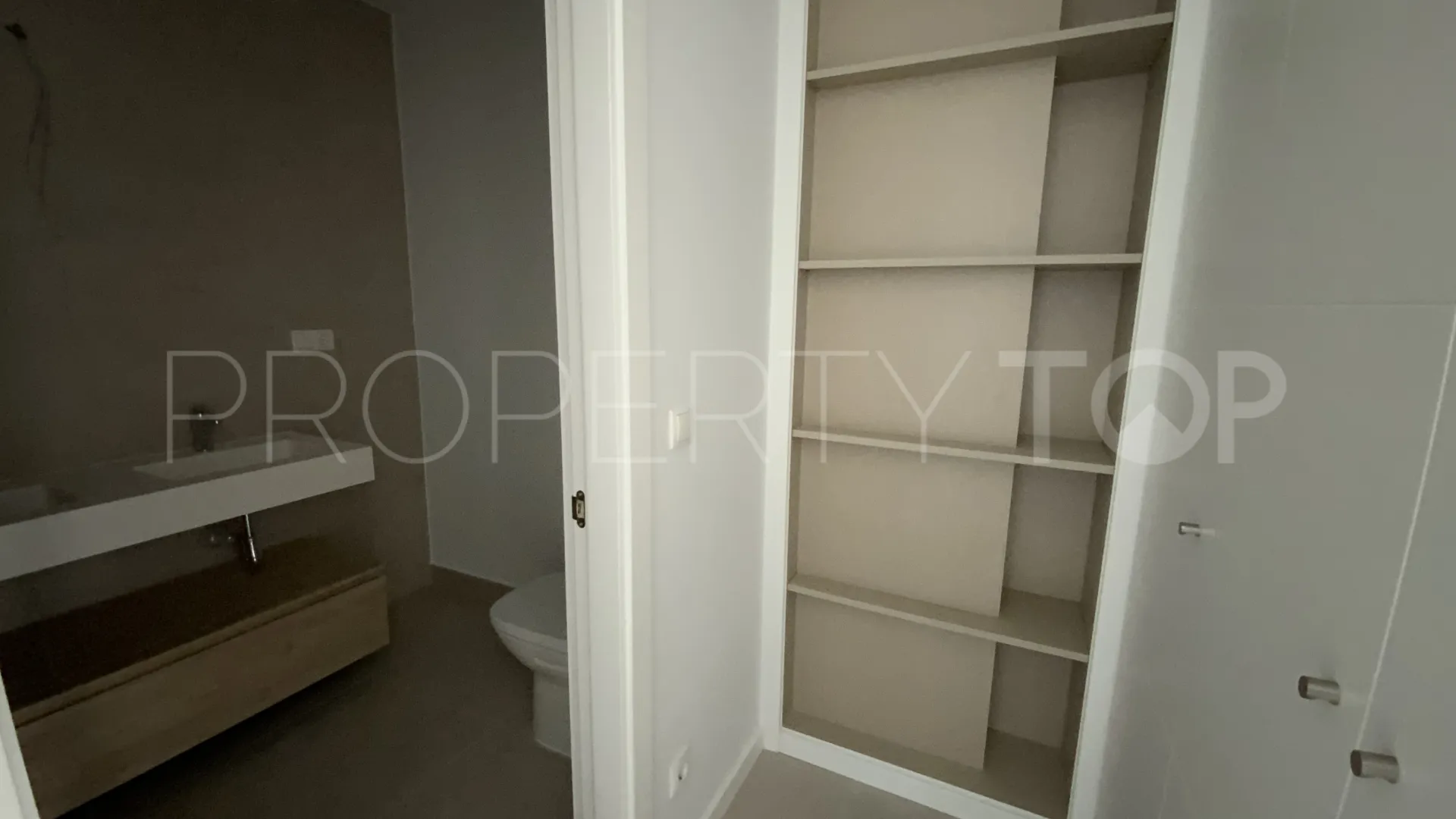 Estepona apartment for sale