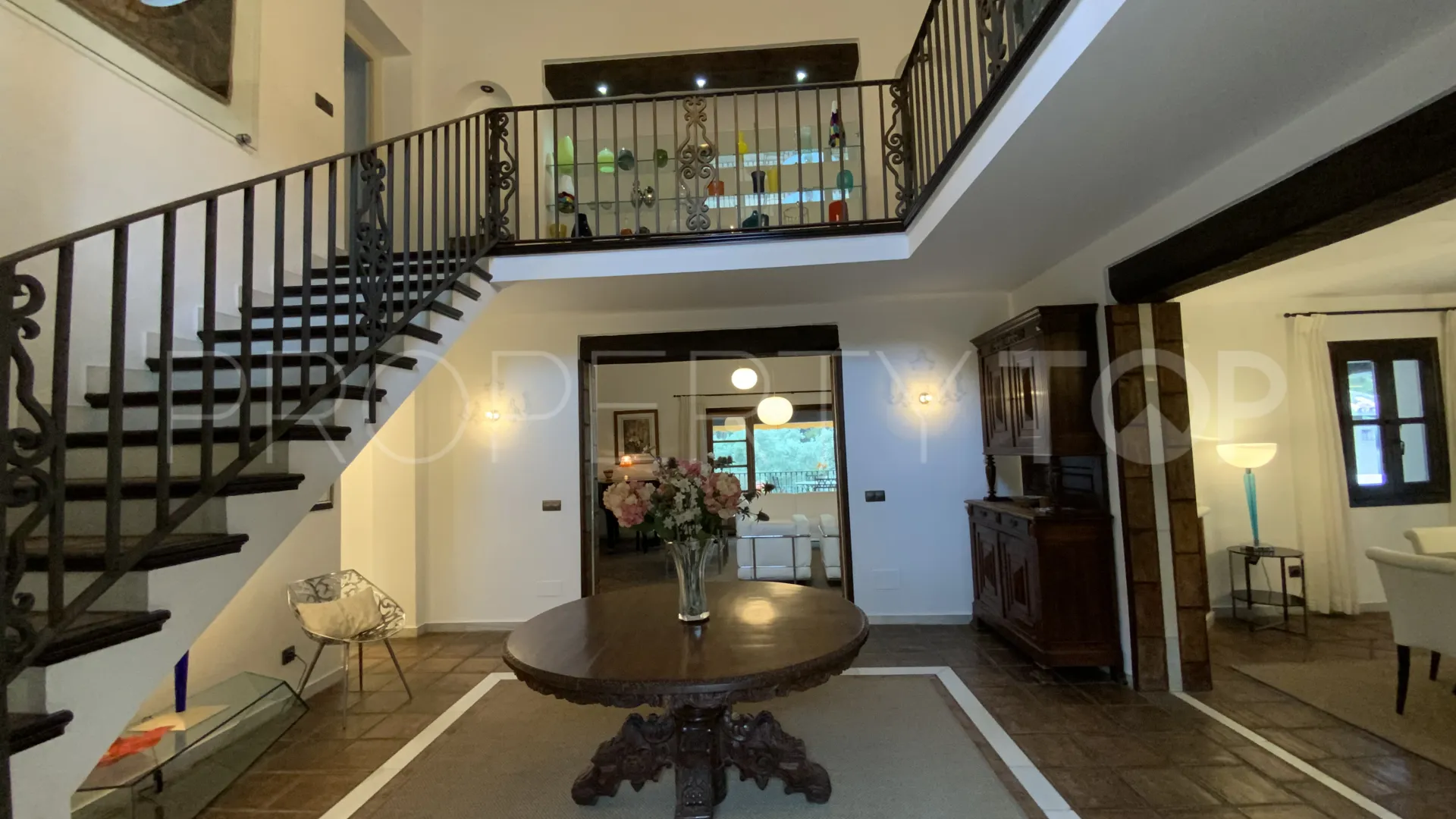 Villa en venta con 4 dormitorios en El Paraiso