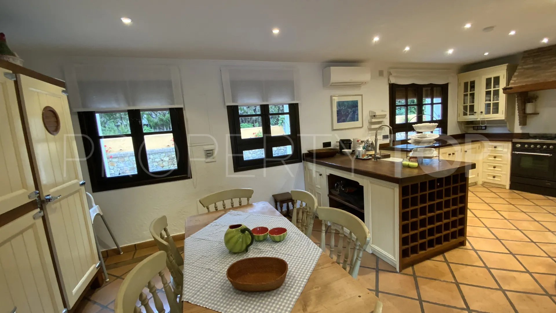 Villa en venta con 4 dormitorios en El Paraiso