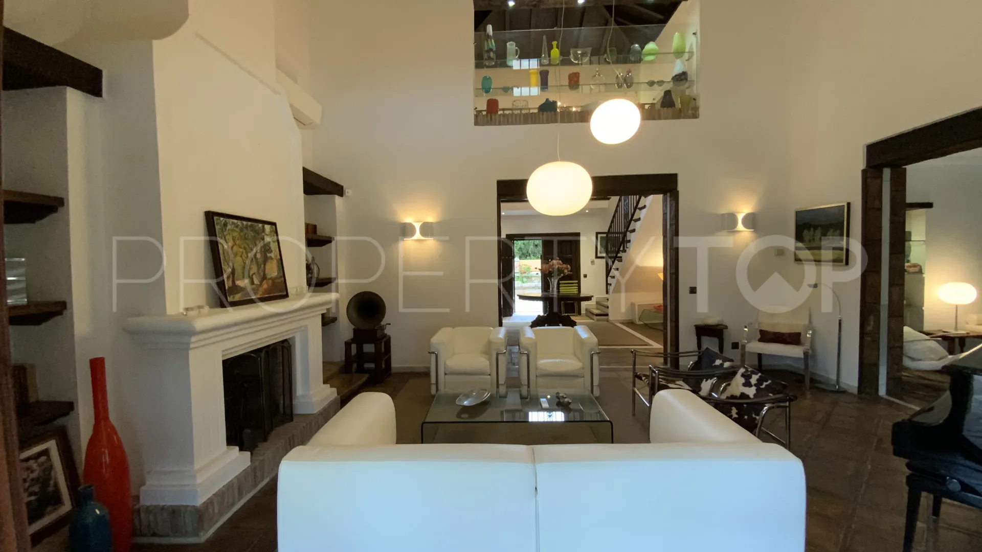Villa en venta con 4 dormitorios en El Paraiso
