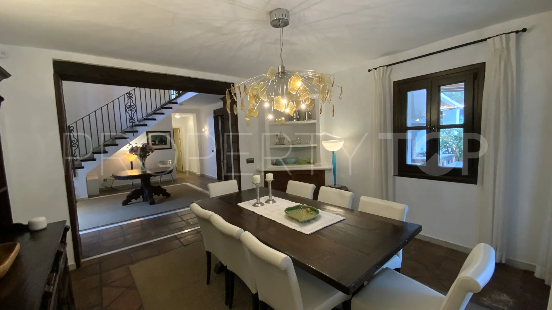 Villa en venta con 4 dormitorios en El Paraiso