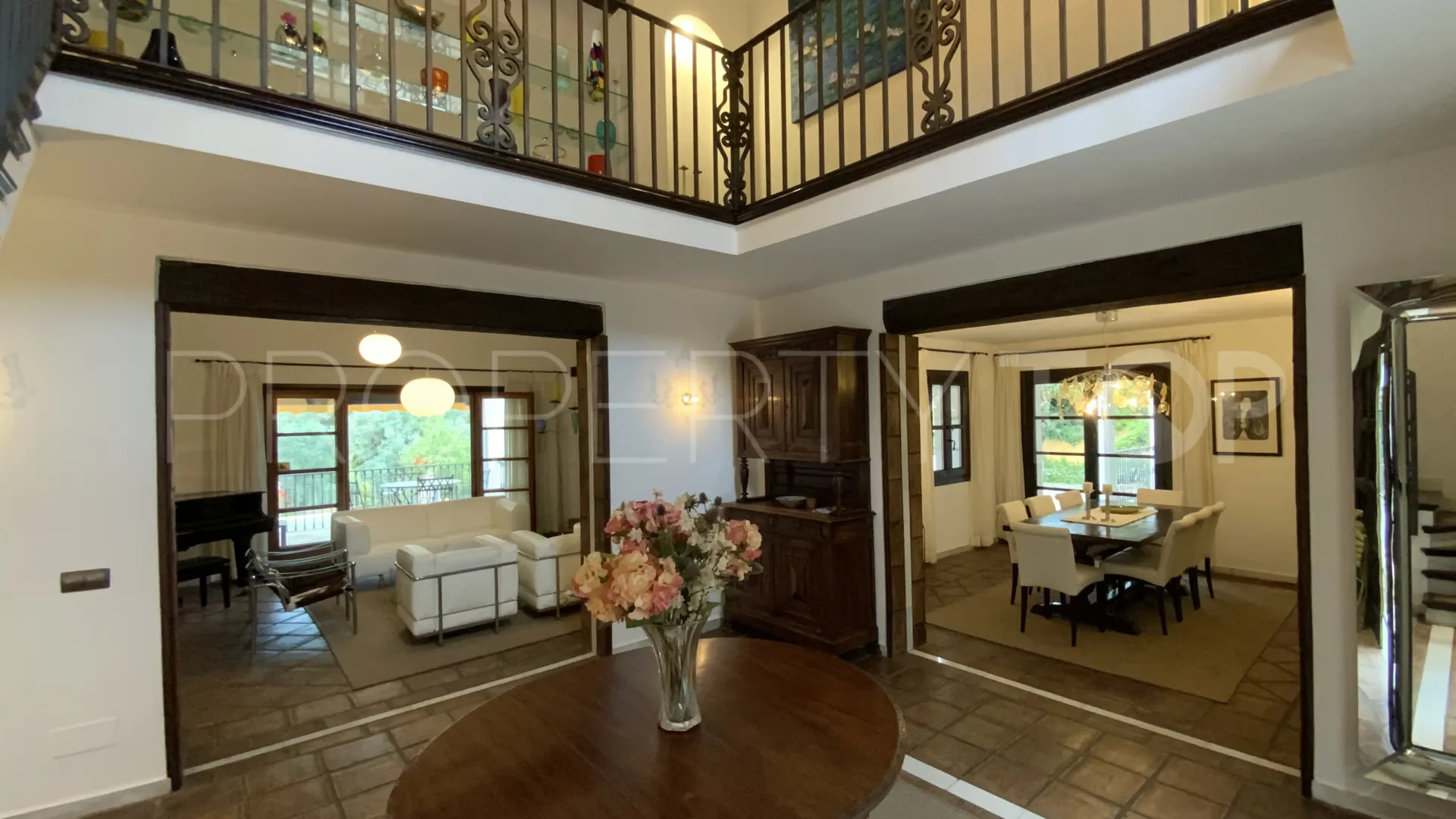 Villa en venta con 4 dormitorios en El Paraiso