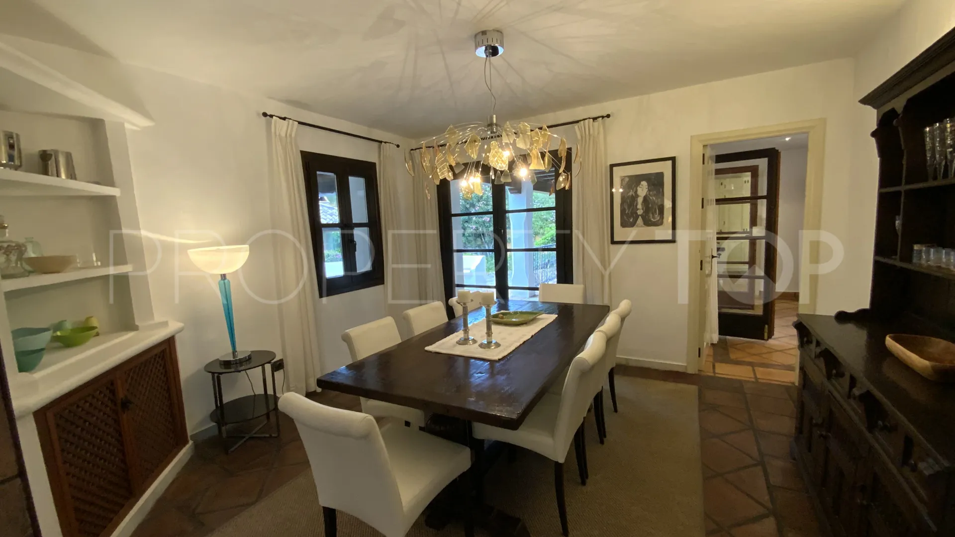 Villa en venta con 4 dormitorios en El Paraiso