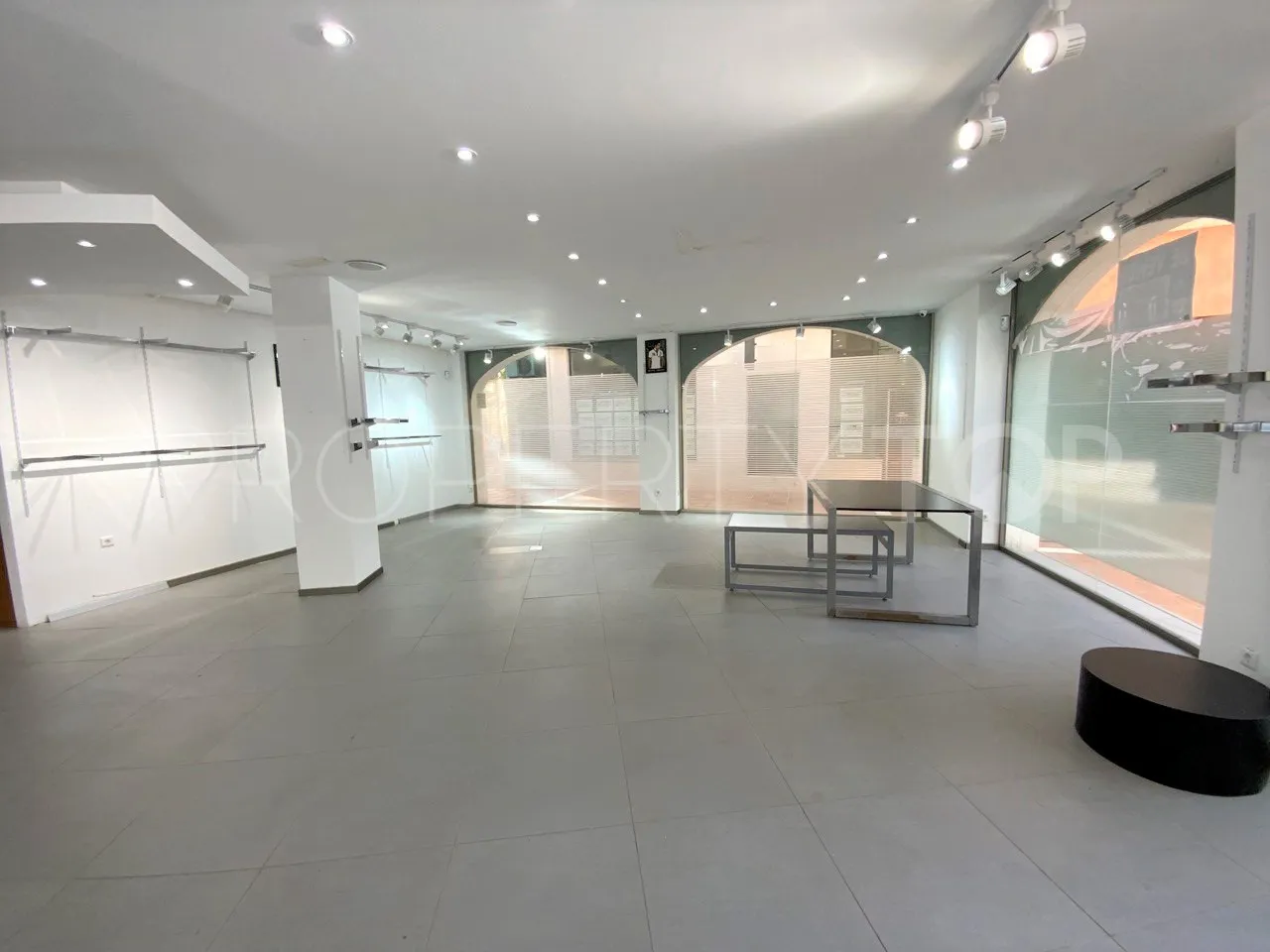 Se vende local comercial en Marbella Centro