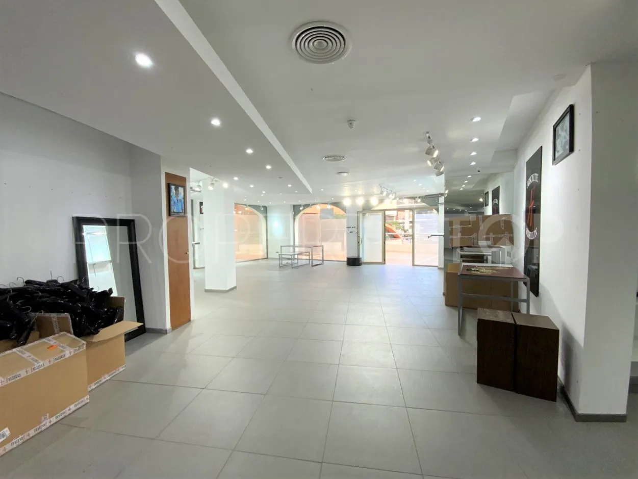 Se vende local comercial en Marbella Centro