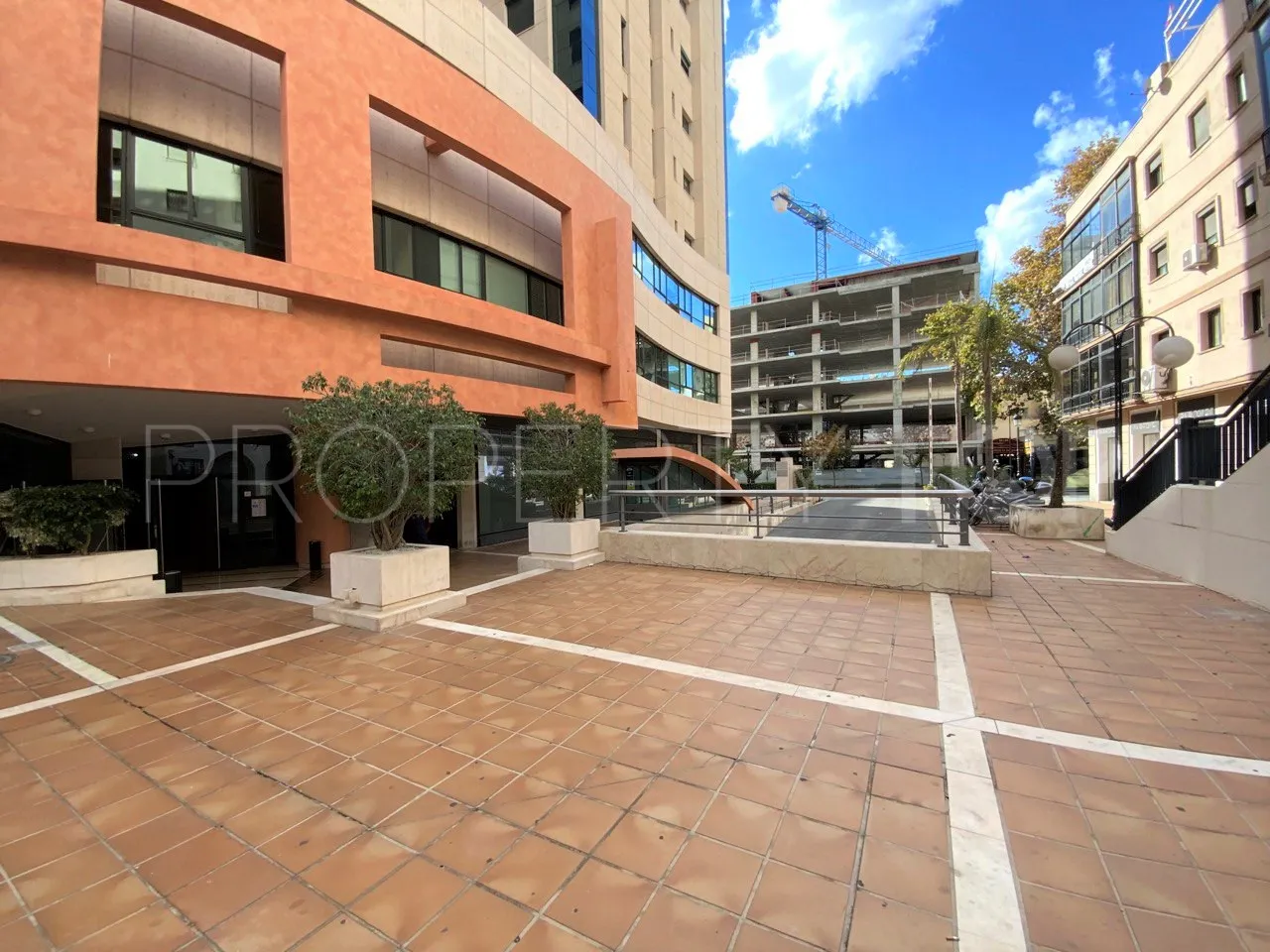 Se vende local comercial en Marbella Centro