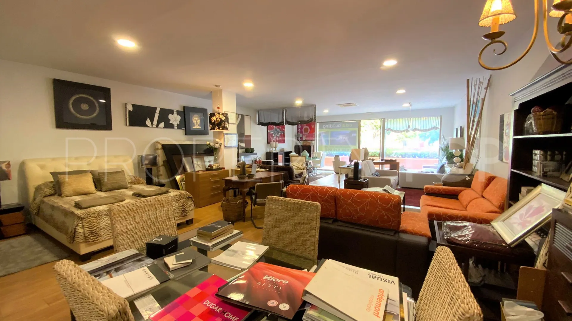 Estepona, local comercial en venta